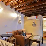 To Kastri Apartman Kalopanajótisz